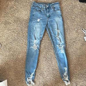 Light denim distressed American eagle jeans size 4
